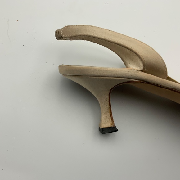 MANOLO BLAHNIK SATIN AND LEATHER SLINGBACK - Picture 6 of 6